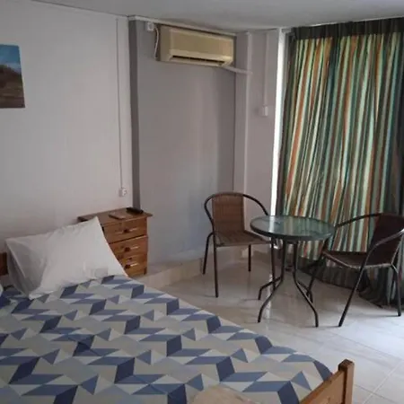 Апартаменты Small Maisonette Патра